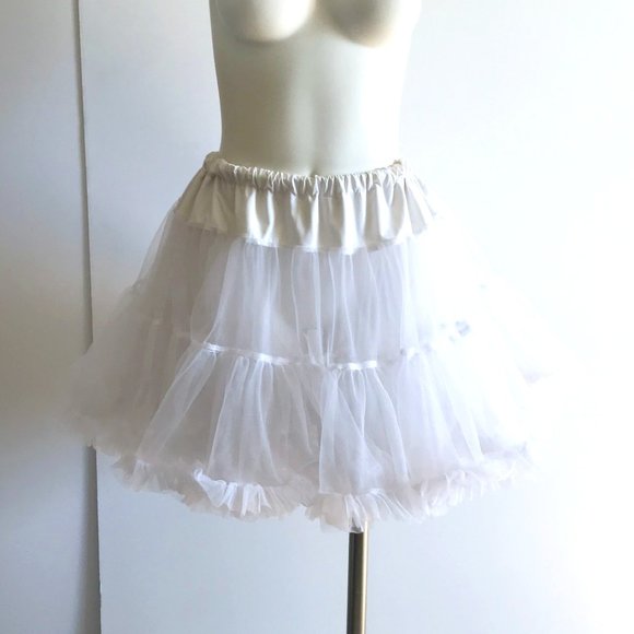 Fluffy White Tutu - One Size - Picture 1 of 4